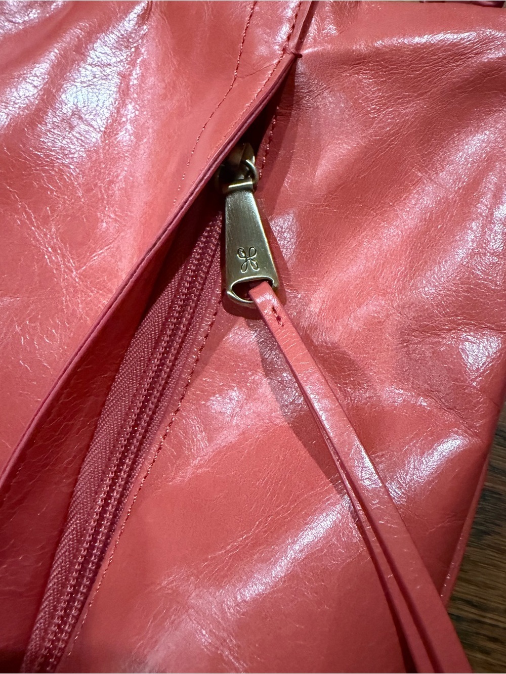 Hobo Drifter Tea Rose Leather Crossbody Bag Adjustable Strap Summer Travel - Picture 2 of 8